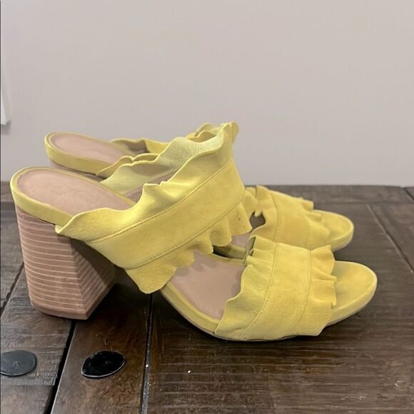 Free People Ruffle Block Heel Sandal Yellow Tan Double Strap Size 9 - Picture 12 of 14